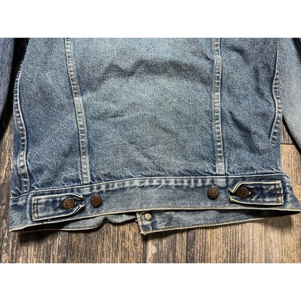 Vintage Levis Denim Trucker‎ Jacket Distressed Blue Mens Size 38 70507-0218 USA